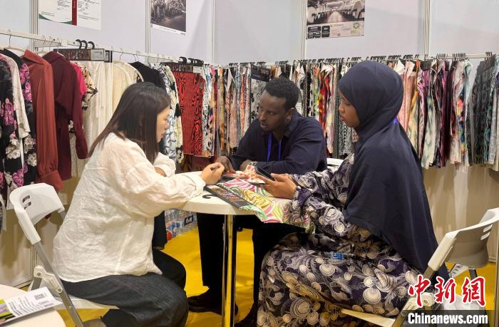 Guangdong's Garment Industrial Clusters Expand Globally; "Chuan Yue Fashion Apparel Fair" Empowers Chinese Brands to Seize Global Markets 图片 5